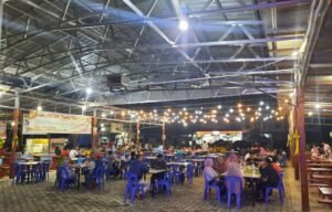 Pujasera Asun Family Simpang Lagoi